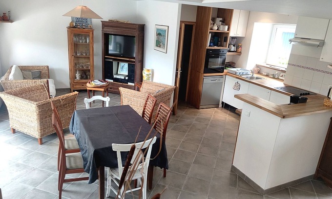 Le Tour-du-Parc House | Cozy house for 6, 750m from the beach, quiet area, near amenities
