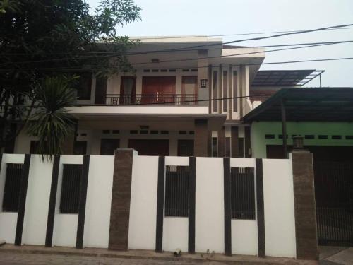 Pekayon Jaya House | Cozy house in Pekayon, Bekasi
