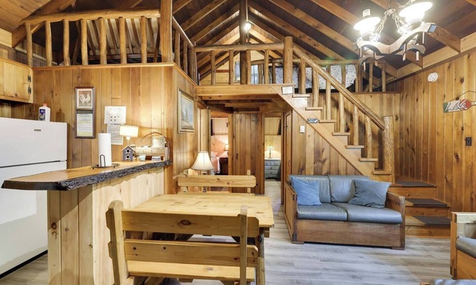 Greentown Cabin | Cozy Lake Cabin #2 w/boatdock