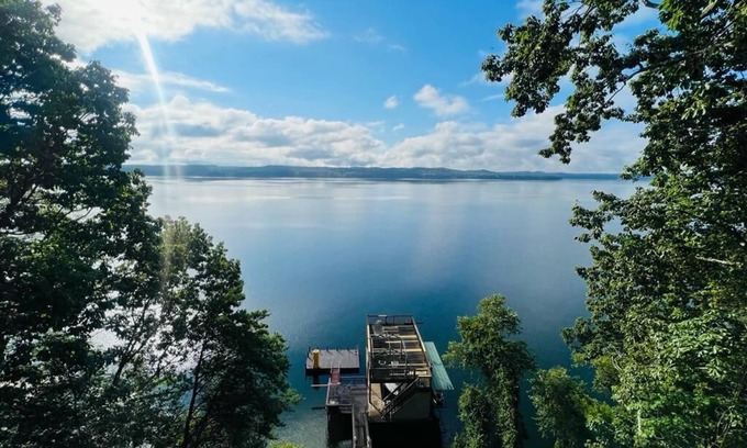 Iuka House | Cozy Lake House! Spacious boat dock with swimming deck and awesome views.