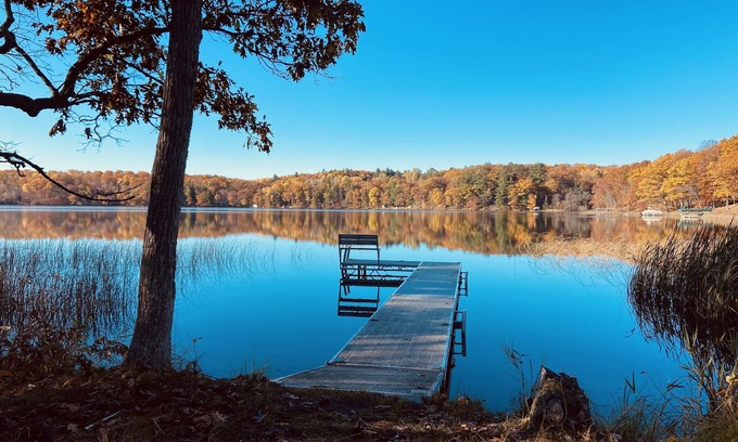 Spooner Cabin | Cozy Lakefront Chalet: Where Memories Are Made