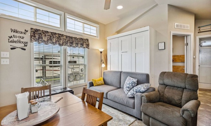 Kerens House | Cozy Lakefront Cottage on Richland-Chambers