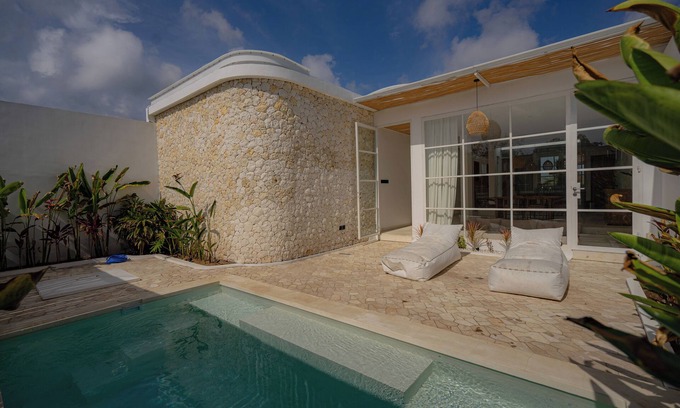 Tanjungbenoa Villa | Cozy living 3 bedrooms pool villa - 5 minutes from the beach