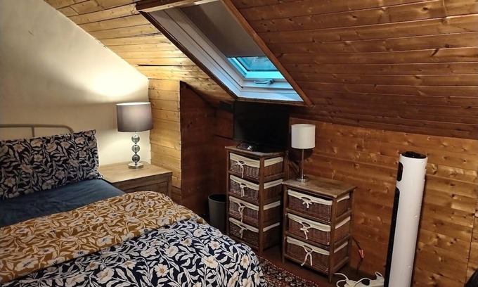 Bushey House | Cozy loft in cute maisonette