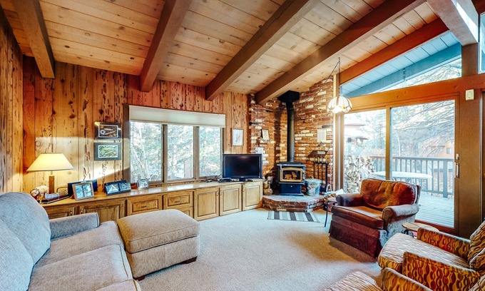 Mammoth Lakes Condo | Cozy Mammoth Lakes Retreat