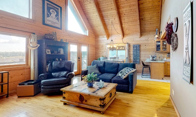 Lake Hatcher Park House | Cozy modern cabin with private hot tub, Ping-Pong, grill, deck, balcony, & W/D