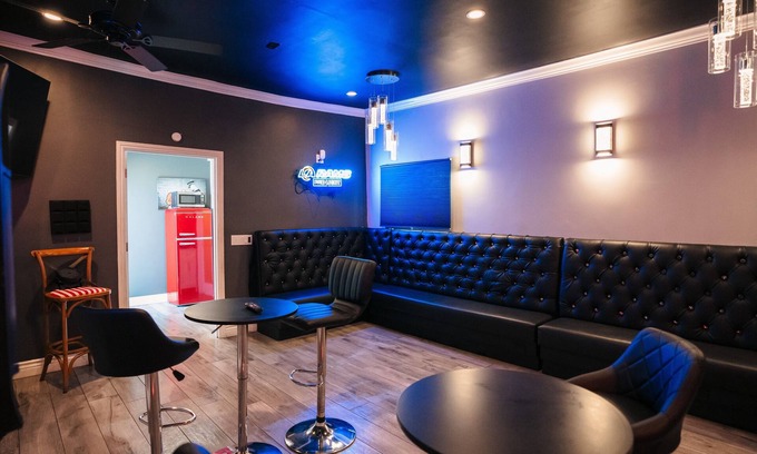 Compton Apartment | Cozy Modern Guest House