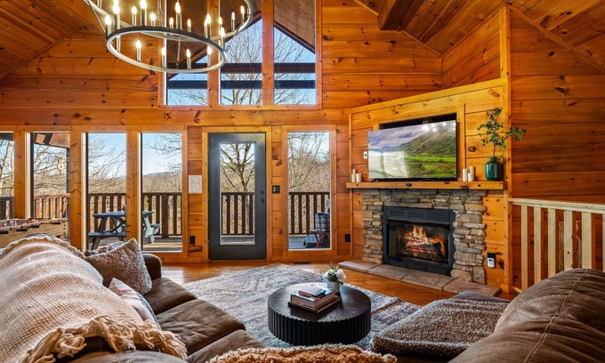 Caton Cabin | Cozy Mountain Escape + Free Attraction Tickets + Fireplace