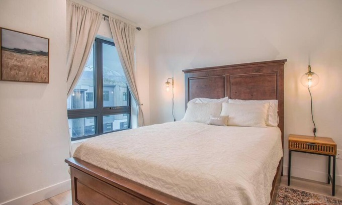 Silverthorne Apartment | Cozy- Mountain Style - River View apartment - Colorado
