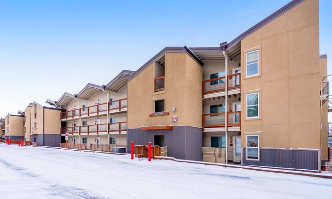Wildernest Condo | Cozy mountain view condo w/private balcony