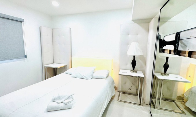 Beverly Green Apartment | Cozy Newly renew 3BR STRIP LVCC book best-Spot SemaShow-1mile AWAY-NOW Formula 1