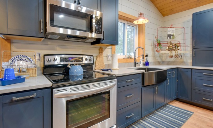 The Bluffs House | Cozy Ossipee Vacation Rental: Walk to Beach!