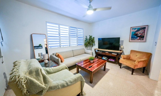 Santurce Hotel | Cozy & Peaceful Retreat near beach and airport