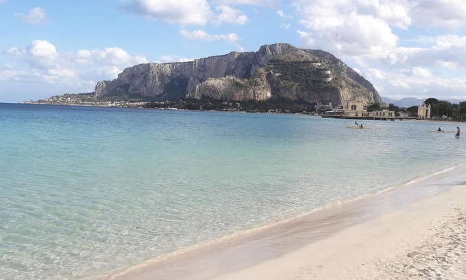 Mondello Apartment | Cozy penthouse with panoramic terrace 50 meters from Mondello beach