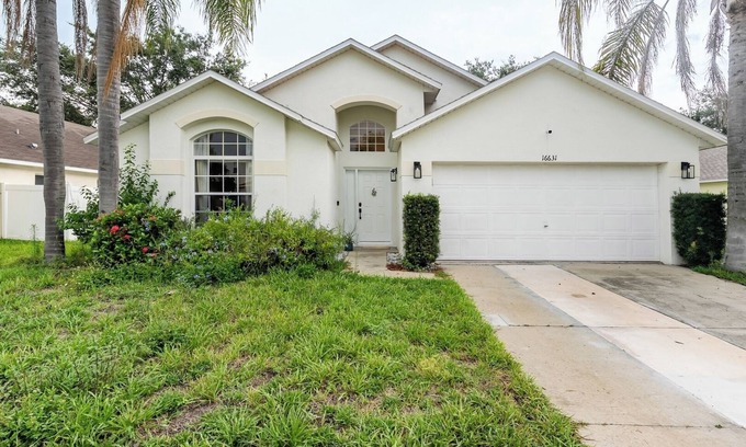 Sunrise Lakes Apartment | Cozy Queen BR + Pool Access Near Disney