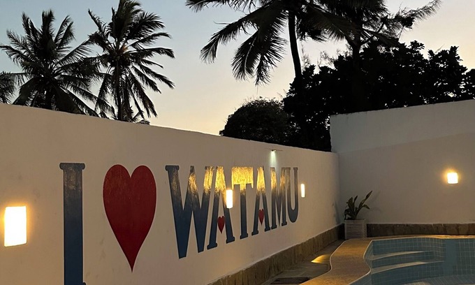 Watamu Bed & Breakfast | COZY RESORT SURROUNDED BY GREENERY WITH POOL IN THE CENTER OF WATAMU