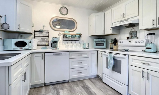 Rio Vista House | COZY RETREAT BY THE RIVER! 5 MINUTES TO DOWNTOWN DAYTONA W/OUT THE NOISE!