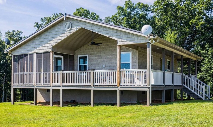 Hiwassee Cabin | Cozy, Romantic, River & Trail Access, Great Views