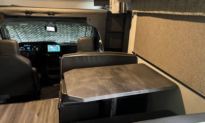 McEwen House | Cozy RV in fabulous McEwen with AC, WiFi