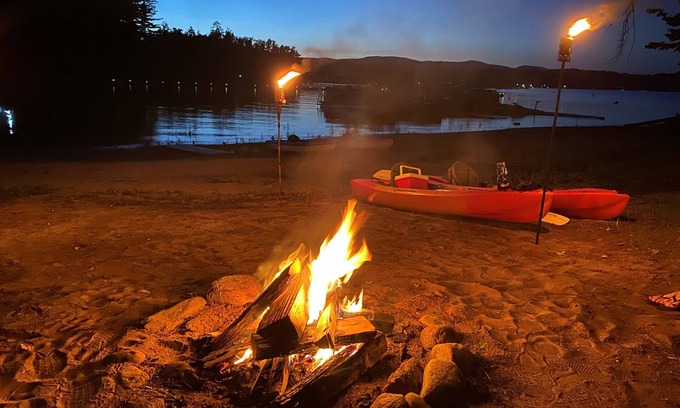 Gloversville House | Cozy Sacandaga Lake Front Retreat