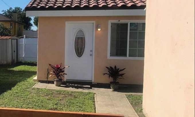 South Gate House | Cozy & Serene Studio Backhouse, near it all