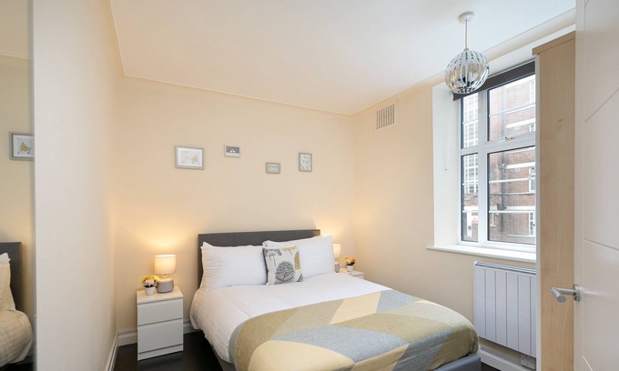 Fortis Green Apartment | Cozy Skyvillion Apartment