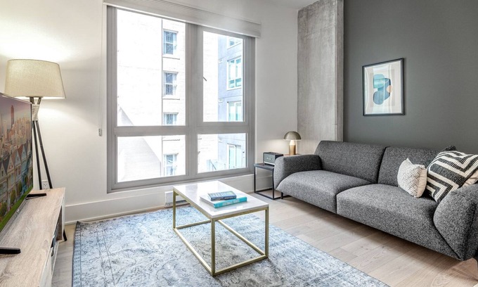 Mid-Market Apartment | Cozy SoMa 1BR w/ W/D & Lounge near Muni, by Blueground