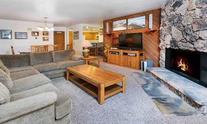 Mammoth Lakes Condo | Cozy & Spacious 2 bedroom condo with Business Wifi