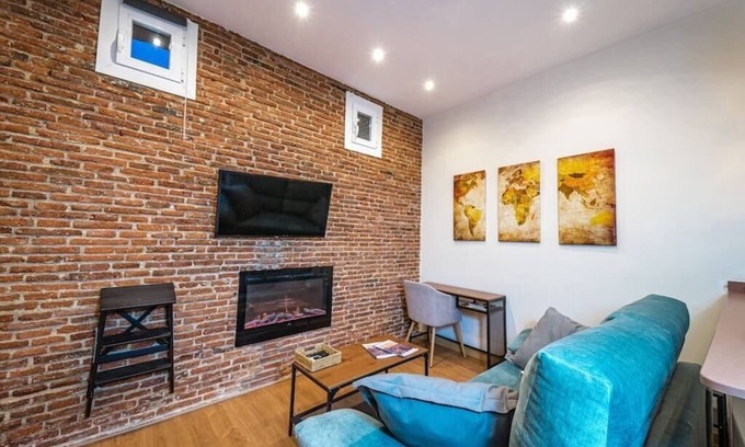Bellas Vistas Apartment | Cozy studio near Cuatro Caminos by beBalmy
