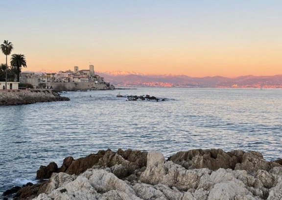 Cap-d'Antibes Apartment | Cozy studio on the beach