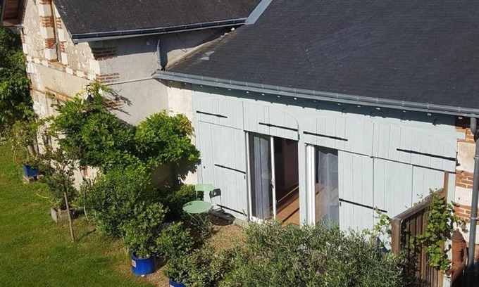 Pontlevoy Apartment | Cozy studio with parking and garden in Pontlevoy