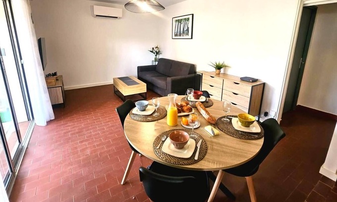 Saint-Mandrier-sur-Mer Apartment | Cozy T2 with garden near the sea