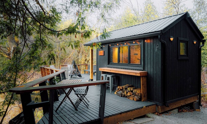Acton Cabin | Cozy tiny house surrounded by a private forest near Toronto .