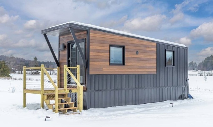 Morrisville House | Cozy Tiny House w/Beautiful Stowe Mountain Views!