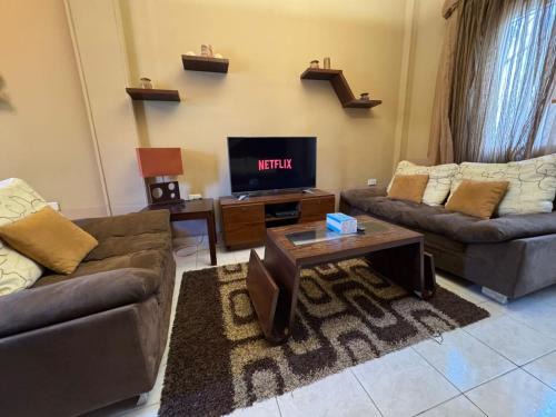 Sheikh Zayed City Ski Chalet | Cozy Townhouse, with back yard (98)