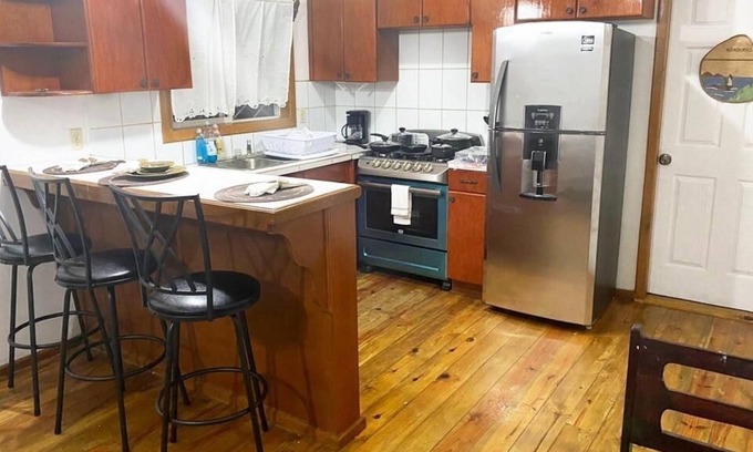 Antoneys Cay Cabin | Cozy/tropical 3-bedroom cabin-10 mins from beach