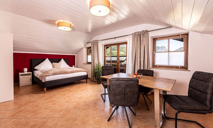 Bischofswiesen Apartment | Cozy vacation apartment "Untersberger Kuschelnest" with a fantastic mountain view