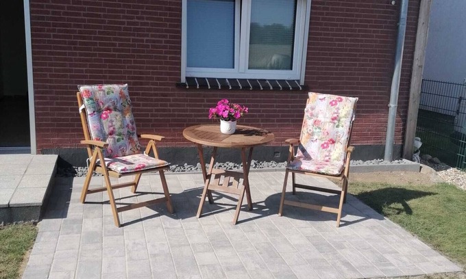 Grevesmuehlen Apartment | Cozy vacation apartment for 2 people - only 15 minutes to Boltenhagen