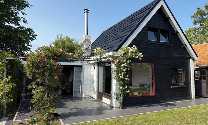 Brouwershaven House | Cozy vacation home with beautiful garden