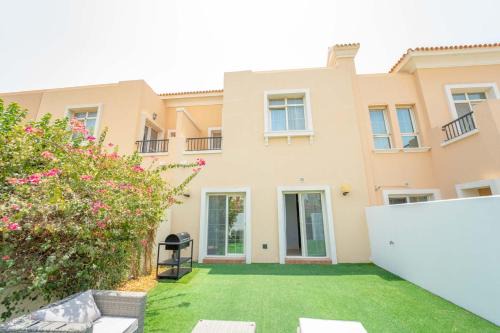 Arabian Ranches Villa | Cozy Villa with Private Garden & BBQ