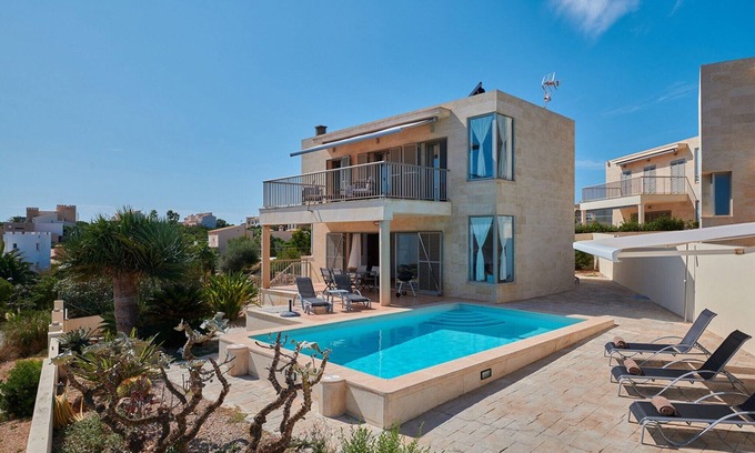 Cala Murada Villa | Cozy Vista Mar Azul in Cala Murada