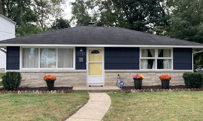 Keller Park House | Cozy, well stocked guest home ready for your stay!