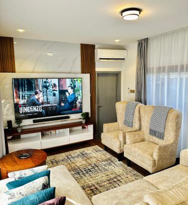Dar es Salaam Apartment | CozyHome 75”TV, 5mints from the Beach & City