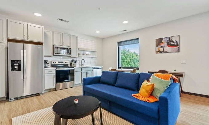 Lockerbie Square Apartment | CozySuites Mass w/parking, lounge & roof deck #4