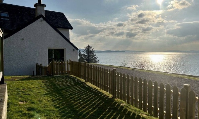 Benderloch House | Craigneuk near Oban, stunning home with sea views on the west coast of Scotland.