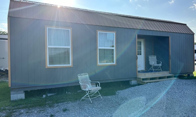 Copeland Cabin | Crawdad Cabin - Minutes from Grand Lake O’ The Cherokeen@Grand Getaway RV Parkn