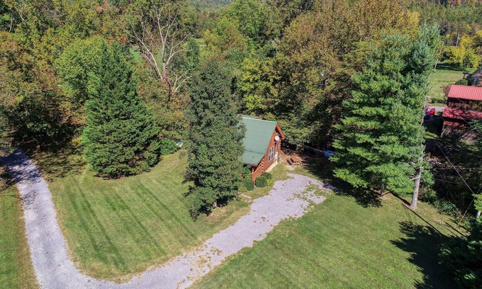 Cosby Cabin | Creek Heaven - 2 Bedrooms, 2 Baths, Sleeps 6 Cabin by RedAwning