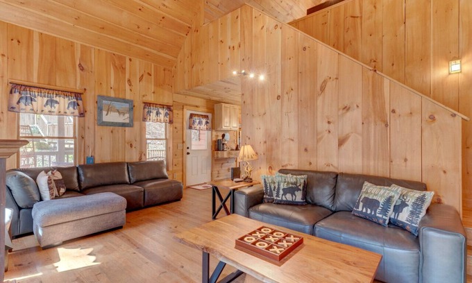 Ranger Cabin | Creekside Cabin fire pit pizza oven dogs hot tub
