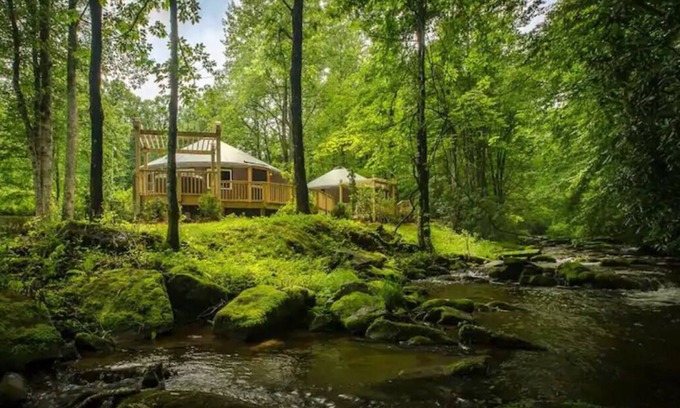 Topton House | Creekside Cove Yurt - Creekside Glamping w/Private Hot Tub