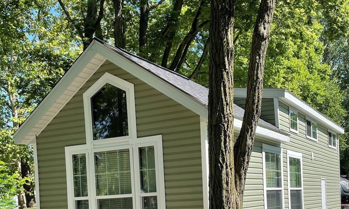 Wapakoneta Cabin | Creekside Getaway at Glacier Hill Lakes near Wapakoneta